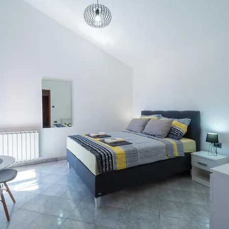 Sea 1- Small Guest house Pula